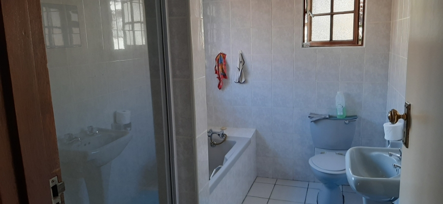 Commercial Property for Sale in Bergsig Western Cape